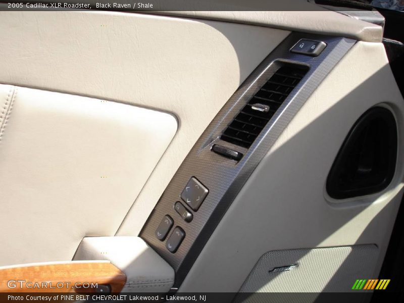 Black Raven / Shale 2005 Cadillac XLR Roadster