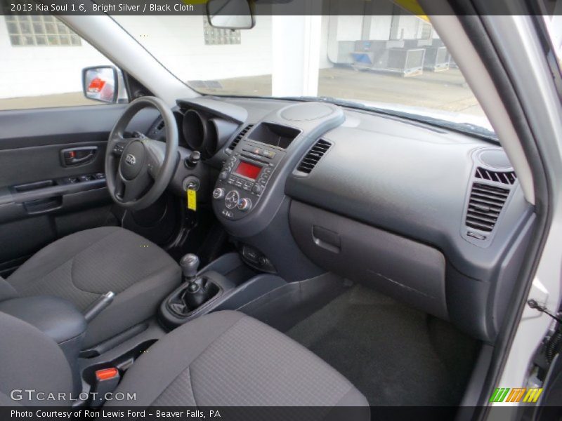 Bright Silver / Black Cloth 2013 Kia Soul 1.6