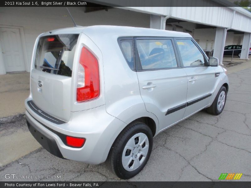 Bright Silver / Black Cloth 2013 Kia Soul 1.6