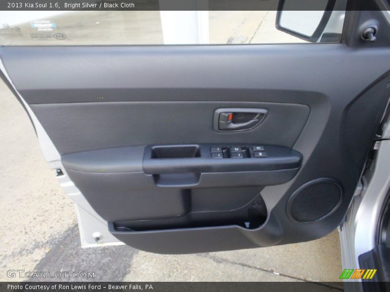 Bright Silver / Black Cloth 2013 Kia Soul 1.6