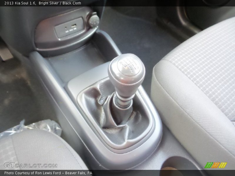 Bright Silver / Black Cloth 2013 Kia Soul 1.6