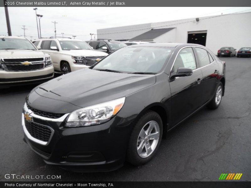 Front 3/4 View of 2016 Malibu Limited LT