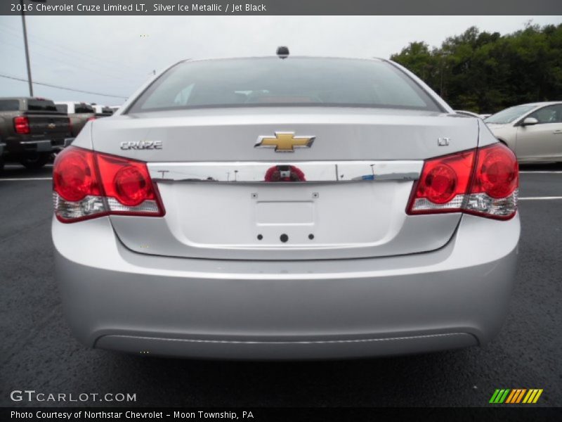 Silver Ice Metallic / Jet Black 2016 Chevrolet Cruze Limited LT
