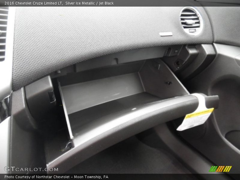 Silver Ice Metallic / Jet Black 2016 Chevrolet Cruze Limited LT