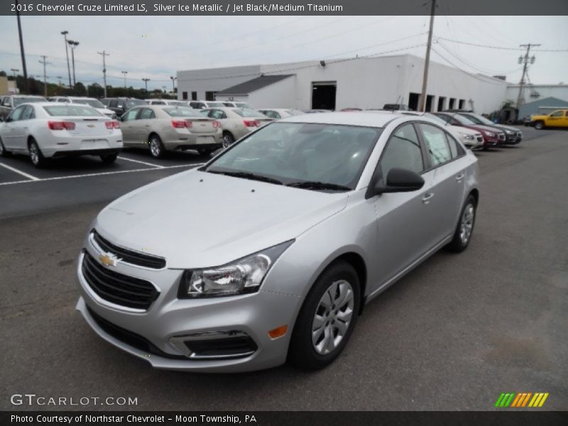 Silver Ice Metallic / Jet Black/Medium Titanium 2016 Chevrolet Cruze Limited LS