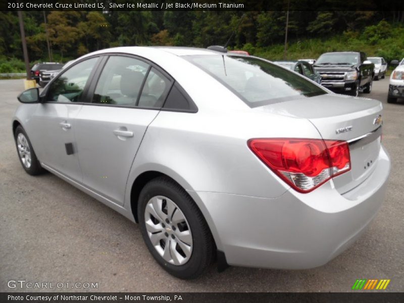 Silver Ice Metallic / Jet Black/Medium Titanium 2016 Chevrolet Cruze Limited LS