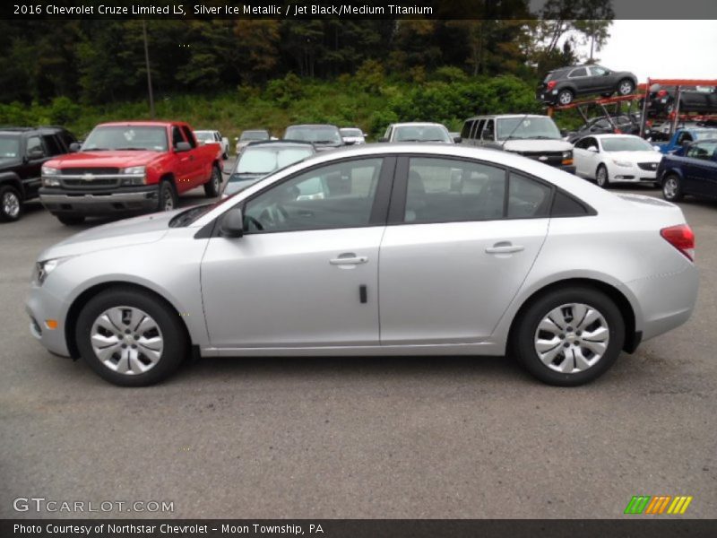 Silver Ice Metallic / Jet Black/Medium Titanium 2016 Chevrolet Cruze Limited LS