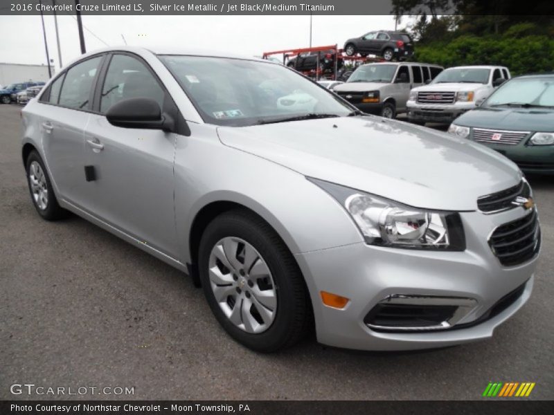 Silver Ice Metallic / Jet Black/Medium Titanium 2016 Chevrolet Cruze Limited LS