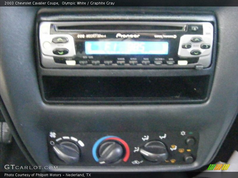 Olympic White / Graphite Gray 2003 Chevrolet Cavalier Coupe