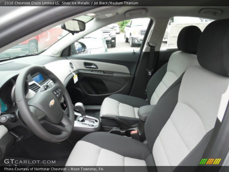 Silver Ice Metallic / Jet Black/Medium Titanium 2016 Chevrolet Cruze Limited LS