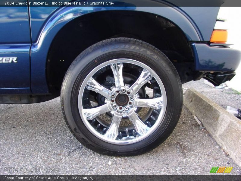 Indigo Blue Metallic / Graphite Gray 2004 Chevrolet Blazer LS