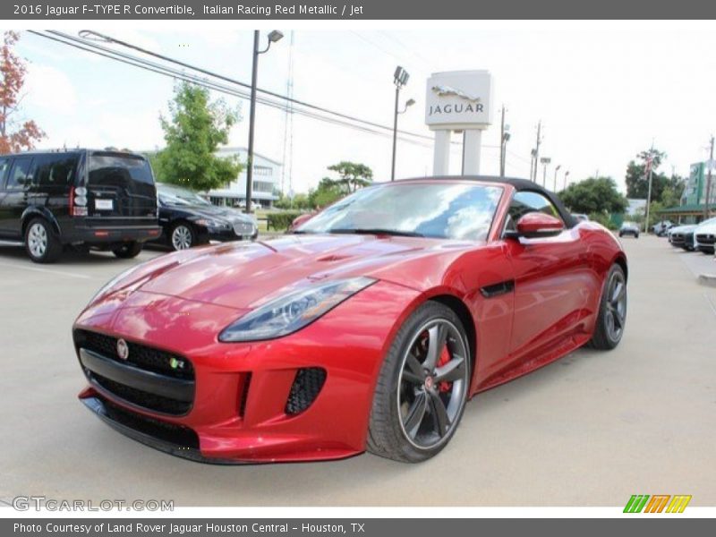 Front 3/4 View of 2016 F-TYPE R Convertible