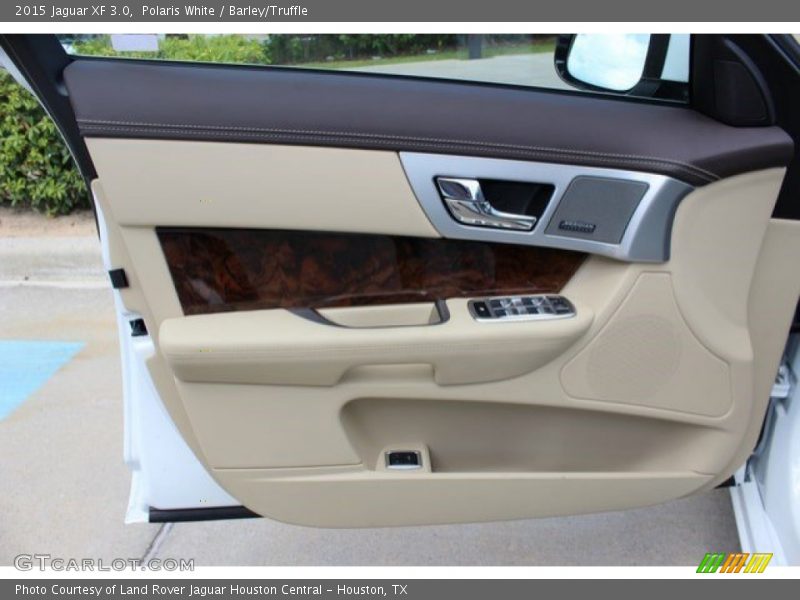 Polaris White / Barley/Truffle 2015 Jaguar XF 3.0