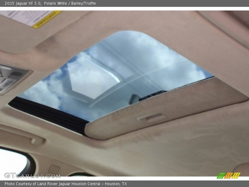 Polaris White / Barley/Truffle 2015 Jaguar XF 3.0