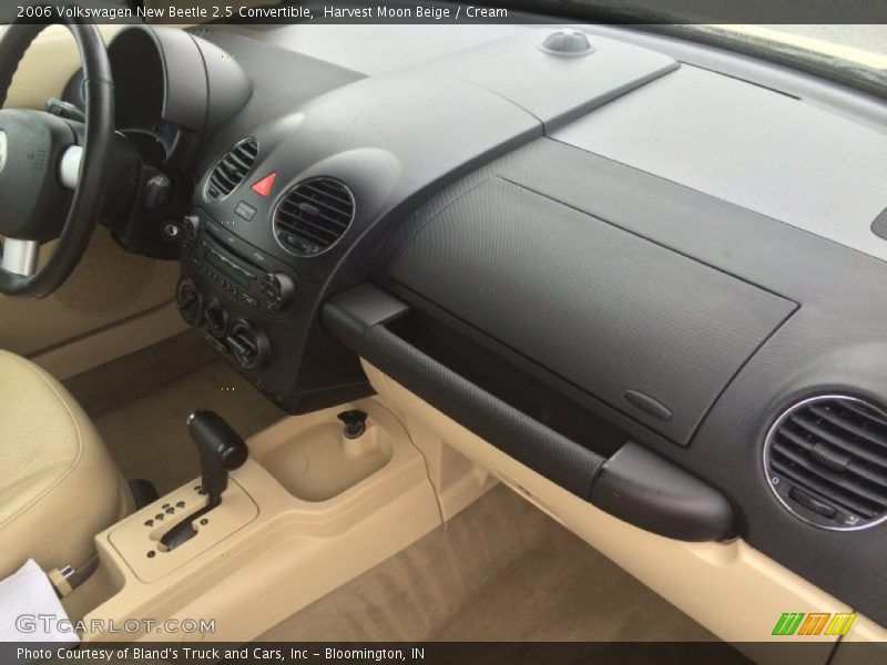 Harvest Moon Beige / Cream 2006 Volkswagen New Beetle 2.5 Convertible