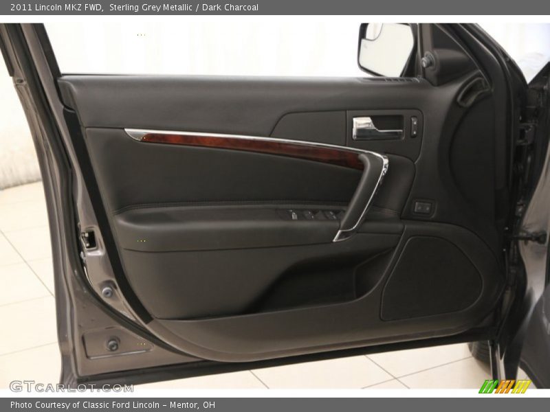 Sterling Grey Metallic / Dark Charcoal 2011 Lincoln MKZ FWD