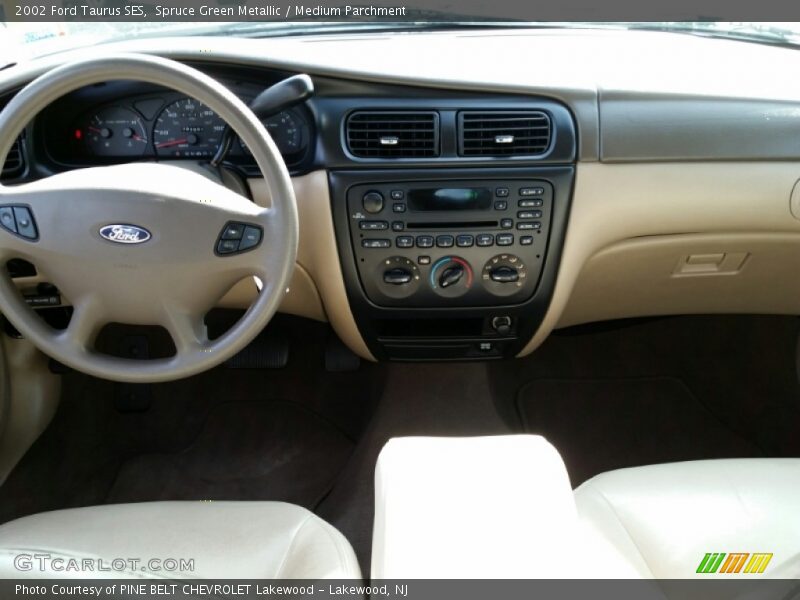 Spruce Green Metallic / Medium Parchment 2002 Ford Taurus SES