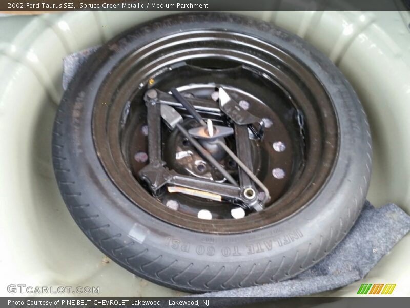 Spruce Green Metallic / Medium Parchment 2002 Ford Taurus SES