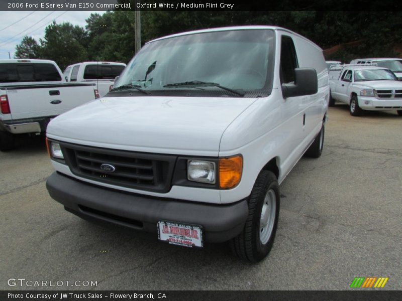 Oxford White / Medium Flint Grey 2006 Ford E Series Van E150 Commercial