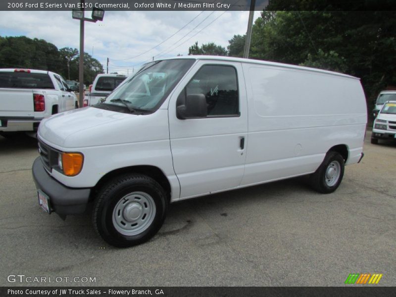 Oxford White / Medium Flint Grey 2006 Ford E Series Van E150 Commercial