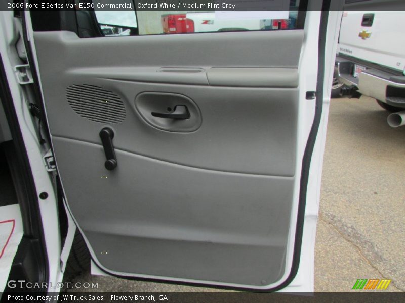 Oxford White / Medium Flint Grey 2006 Ford E Series Van E150 Commercial