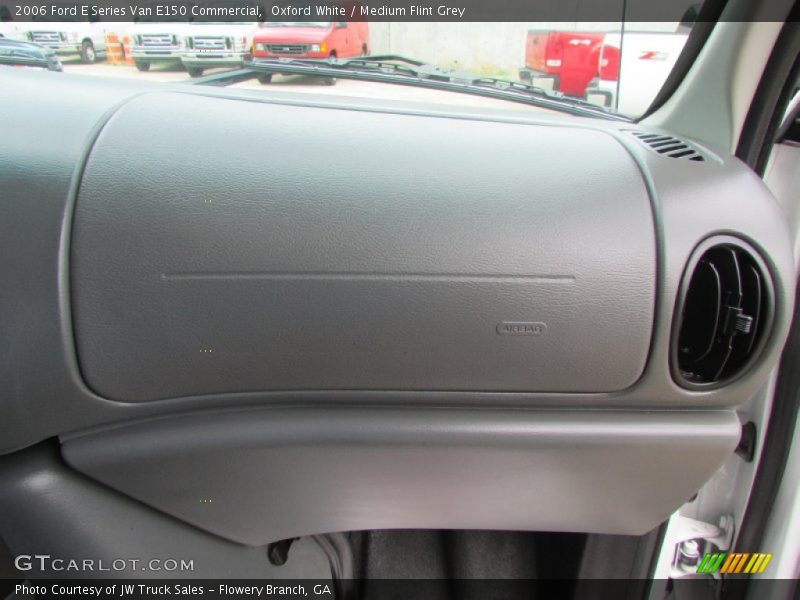 Oxford White / Medium Flint Grey 2006 Ford E Series Van E150 Commercial