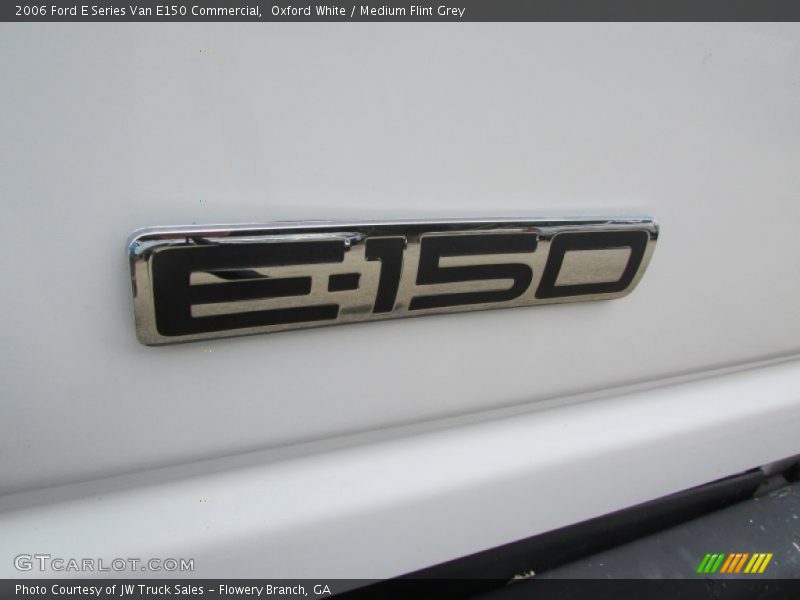 Oxford White / Medium Flint Grey 2006 Ford E Series Van E150 Commercial