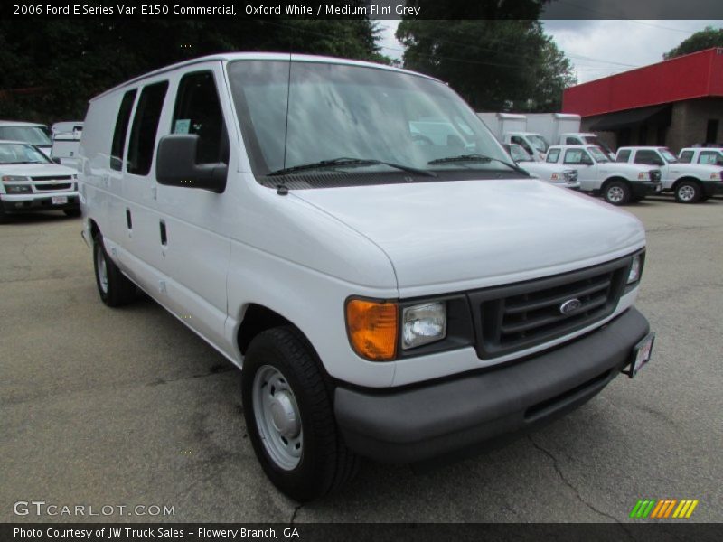 Oxford White / Medium Flint Grey 2006 Ford E Series Van E150 Commercial