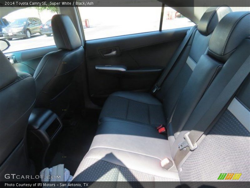 Super White / Black/Ash 2014 Toyota Camry SE