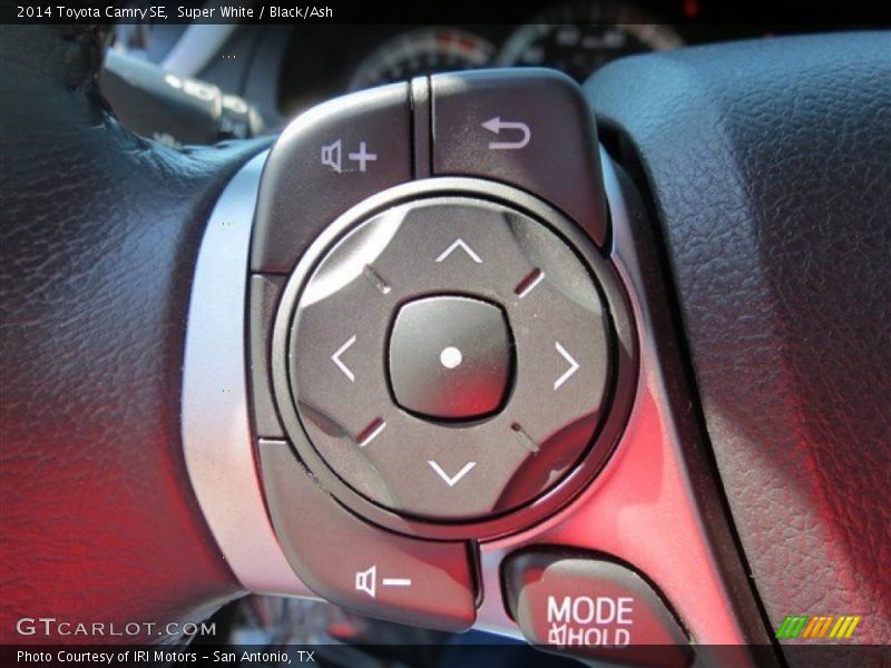 Super White / Black/Ash 2014 Toyota Camry SE