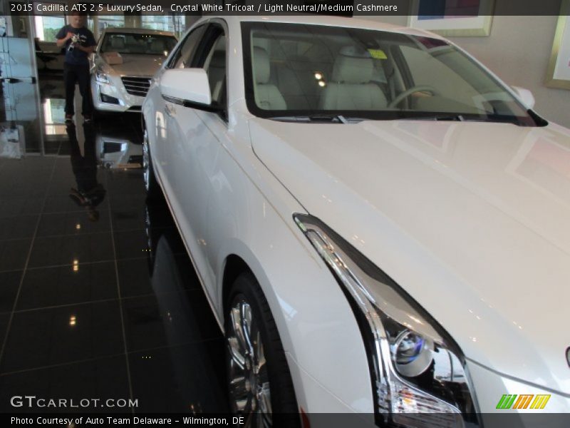 Crystal White Tricoat / Light Neutral/Medium Cashmere 2015 Cadillac ATS 2.5 Luxury Sedan