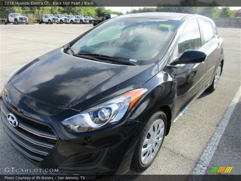 Front 3/4 View of 2016 Elantra GT 