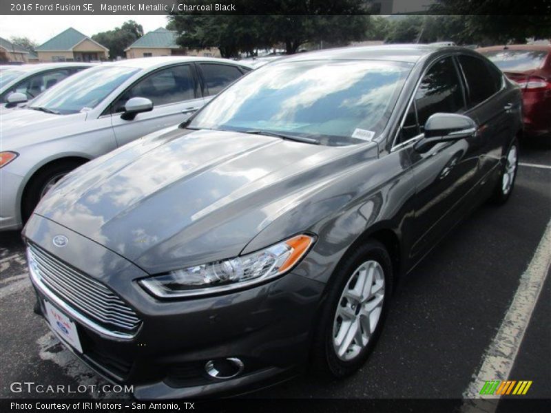 Magnetic Metallic / Charcoal Black 2016 Ford Fusion SE