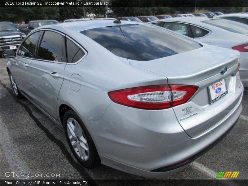 Ingot Silver Metallic / Charcoal Black 2016 Ford Fusion SE