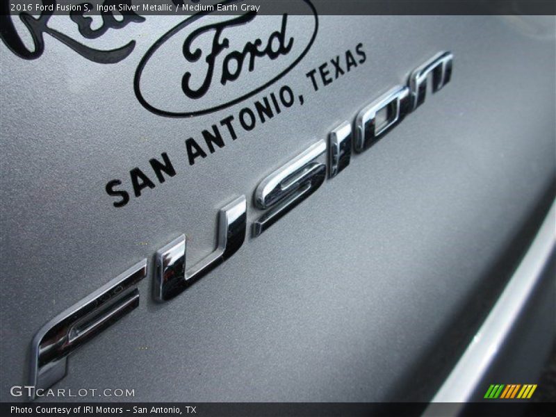 Ingot Silver Metallic / Medium Earth Gray 2016 Ford Fusion S
