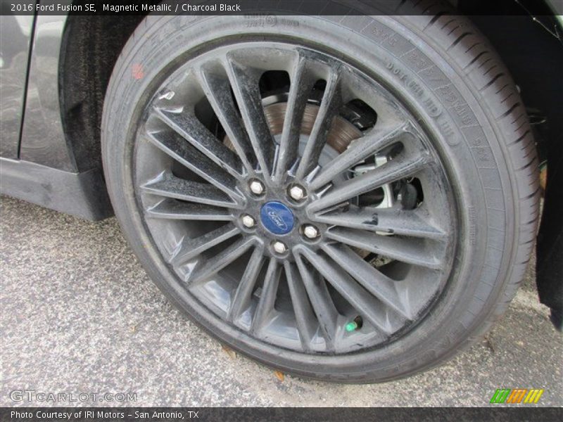 Magnetic Metallic / Charcoal Black 2016 Ford Fusion SE