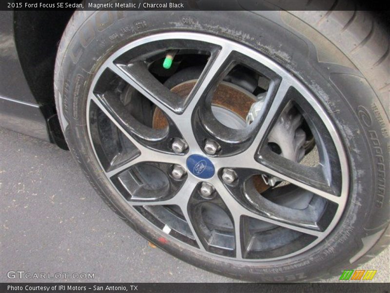 Magnetic Metallic / Charcoal Black 2015 Ford Focus SE Sedan