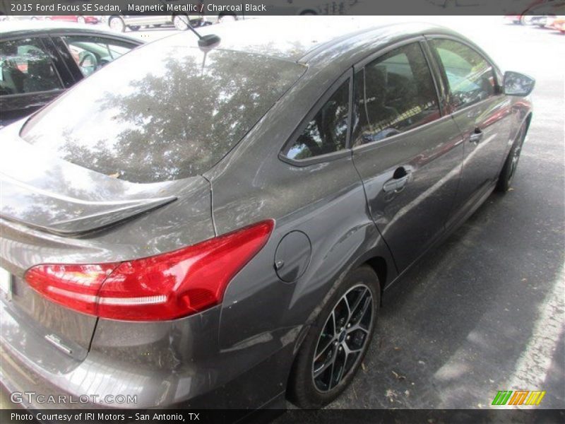 Magnetic Metallic / Charcoal Black 2015 Ford Focus SE Sedan