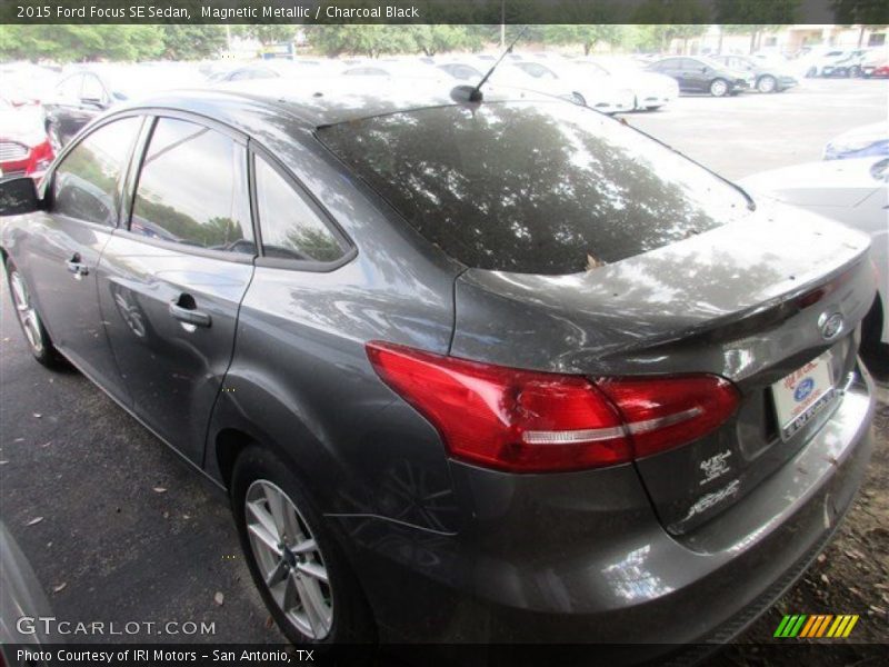 Magnetic Metallic / Charcoal Black 2015 Ford Focus SE Sedan