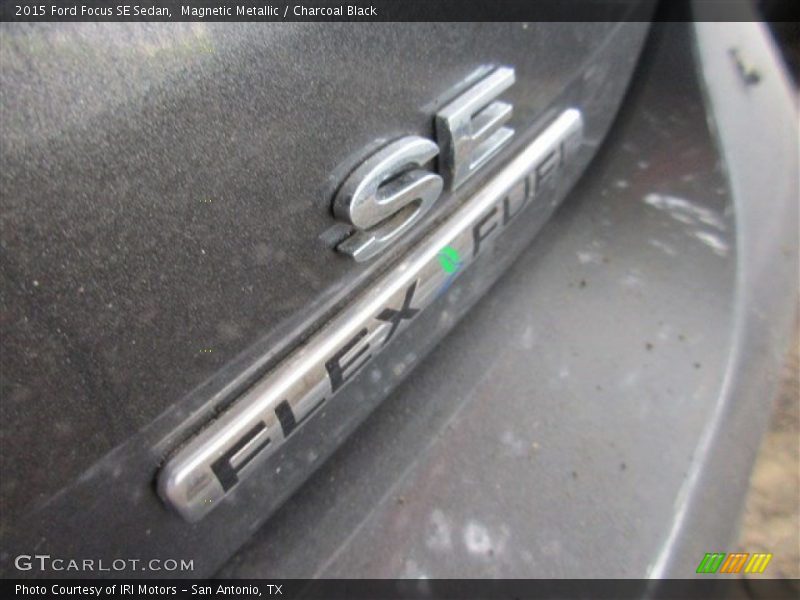 Magnetic Metallic / Charcoal Black 2015 Ford Focus SE Sedan