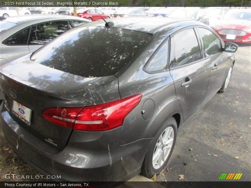 Magnetic Metallic / Charcoal Black 2015 Ford Focus SE Sedan