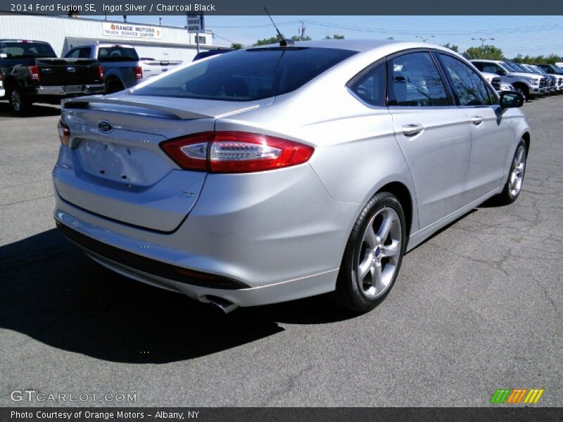 Ingot Silver / Charcoal Black 2014 Ford Fusion SE