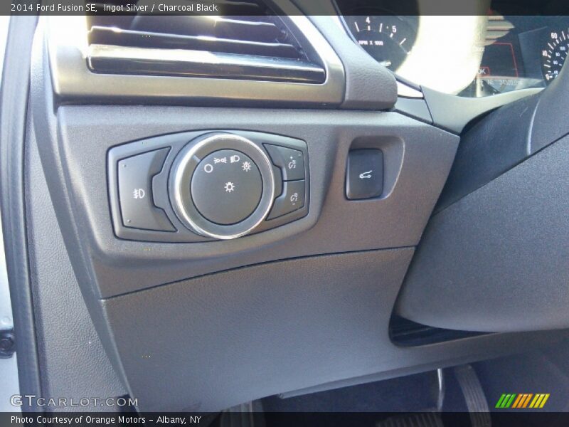 Ingot Silver / Charcoal Black 2014 Ford Fusion SE
