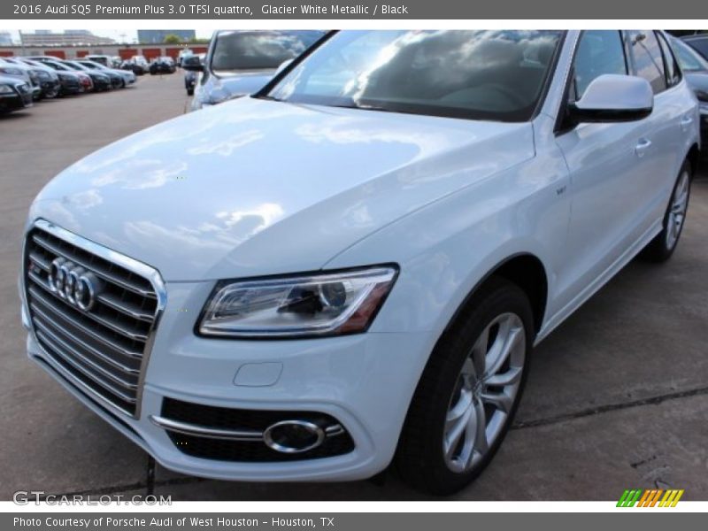 Front 3/4 View of 2016 SQ5 Premium Plus 3.0 TFSI quattro