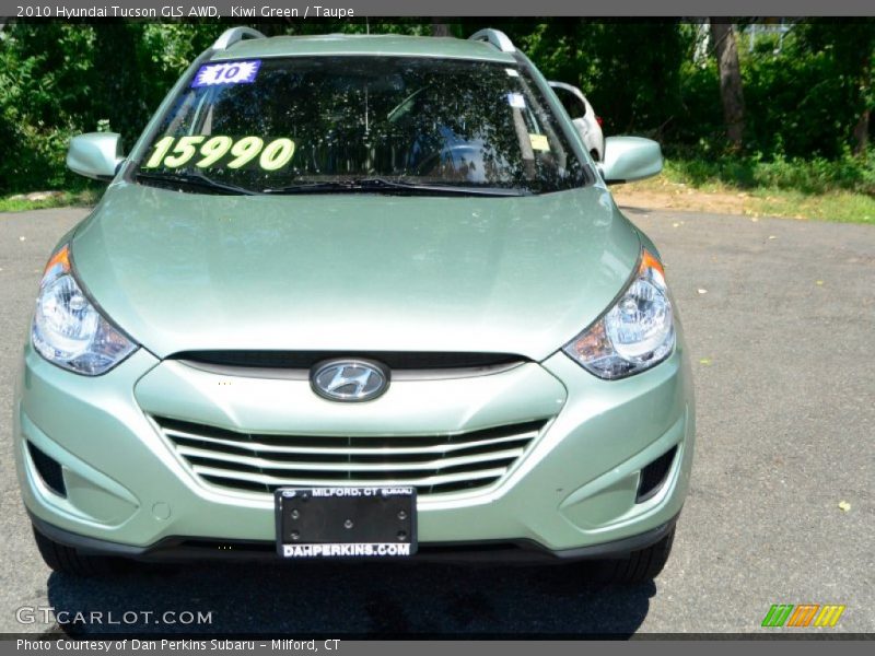 Kiwi Green / Taupe 2010 Hyundai Tucson GLS AWD