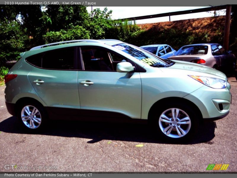 Kiwi Green / Taupe 2010 Hyundai Tucson GLS AWD