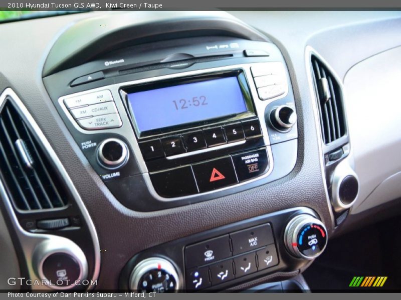 Kiwi Green / Taupe 2010 Hyundai Tucson GLS AWD