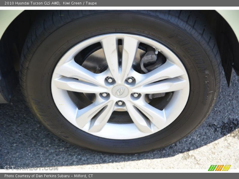 Kiwi Green / Taupe 2010 Hyundai Tucson GLS AWD