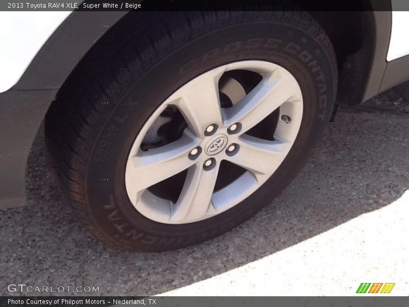 Super White / Beige 2013 Toyota RAV4 XLE