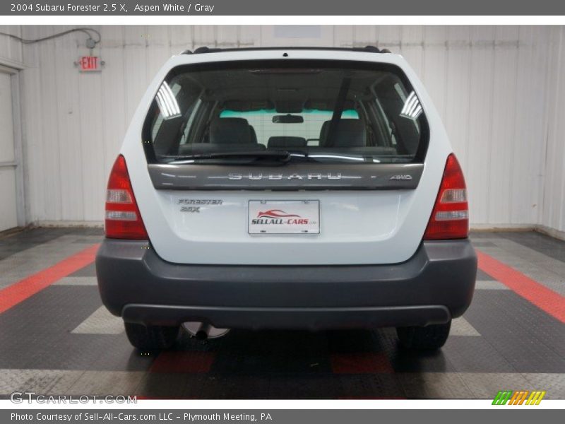 Aspen White / Gray 2004 Subaru Forester 2.5 X